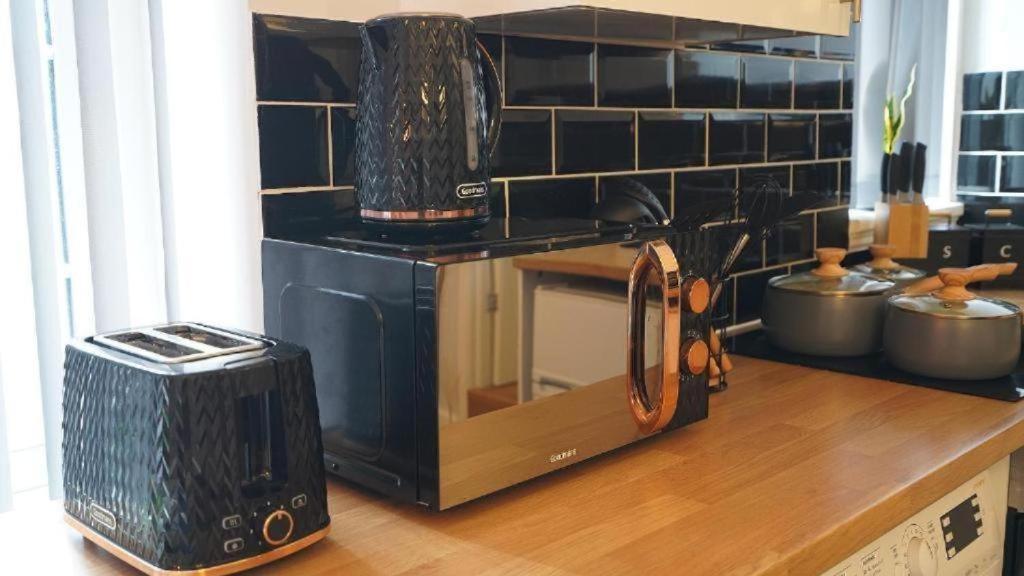 Beautiful Apartment In Sussex Gardens Лондон Екстериор снимка