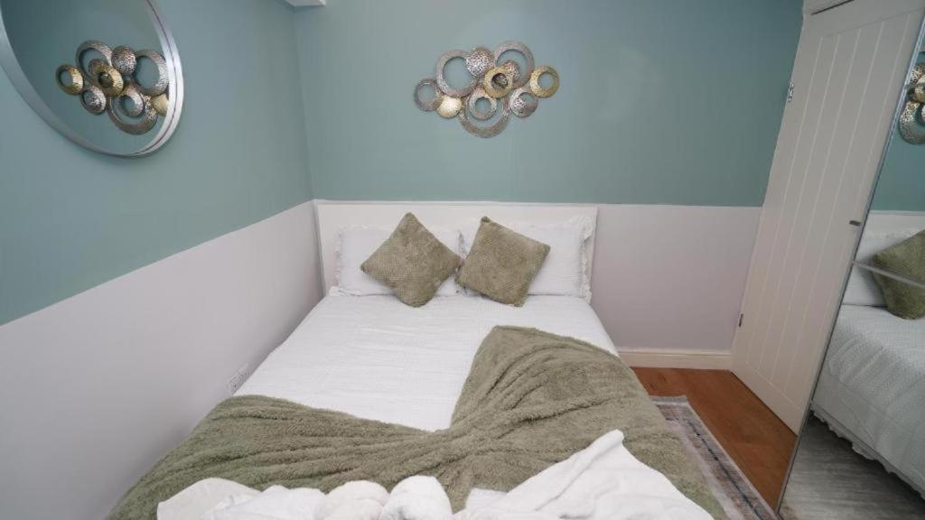 Beautiful Apartment In Sussex Gardens Лондон Екстериор снимка
